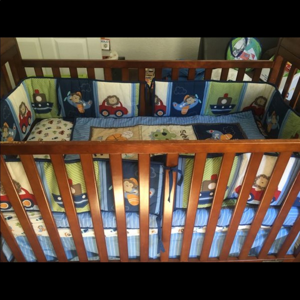 Delta Crib set with mattress included